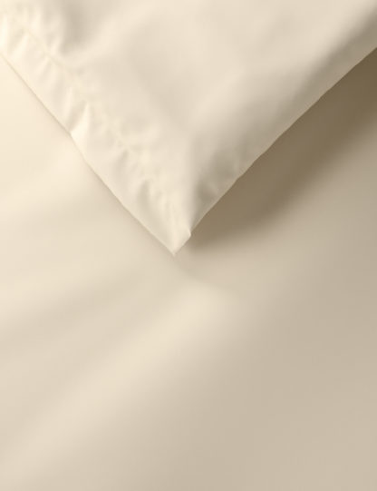 d34919d64f14465cfe6797e708390d0b5ff5b01f042a5430175ae87d008b7a78.jpg An Image of M&S Egyptian Cotton 400 Thread Count Percale Duvet Cover