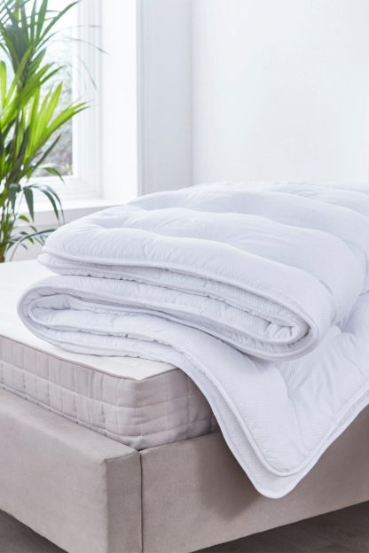 An Image of Microfibre Seersucker Duvet 10.5 Tog