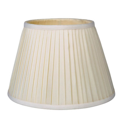 An Image of Round Knife Pleat Lamp Shade - Cream