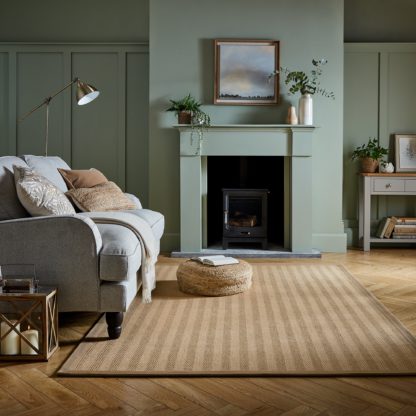 ab69098a1d80c156abf5cf738bc91f8e9366ff63bd7ecc2cf3dea1eab3320403.jpg An Image of Herringbone Border Rug Herringbone Border Green