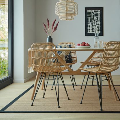 e0bfc32ac7ca4c9b89a79739f6c6d8c7053071e4170328758a0c956bfe23ba24.jpg An Image of Herringbone Border Rug Herringbone Border Green