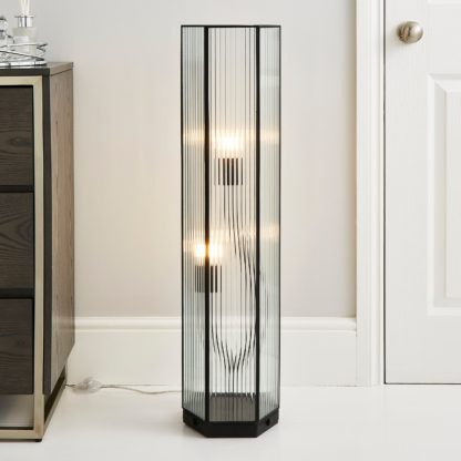 An Image of Voss Floor Lamp Black