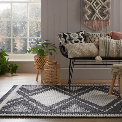 An Image of Zaid Berber Rug Black and white