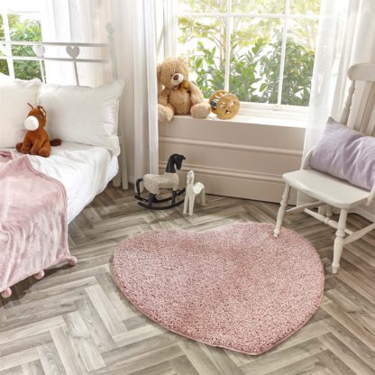 05f270366423892d577be18e65a4e62ef588d01b5cd2fd430530d89718a5595d.jpg An Image of Marvel Shaggy Washable Heart Rug Marvel Shaggy Blush