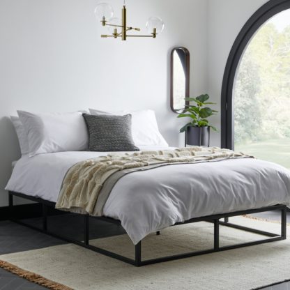 4d1643b726d0331f95df4ccf18a7c9cd64ec5b6f0167b2f145716d8d2fd178e3.jpg An Image of London Bed Black
