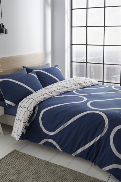 An Image of Linear Curve Geometric Duvet Set