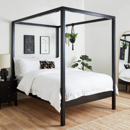 An Image of Lynton 4 Poster Bed White