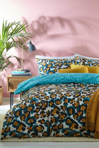 An Image of Ayanna Duvet Set