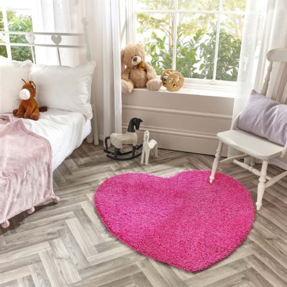 aa27d34411aadb4a75b5dcb01a824e323b7057f947ff7d565dcb43dbdb62d59f.jpg An Image of Marvel Shaggy Washable Heart Rug Marvel Shaggy Blush