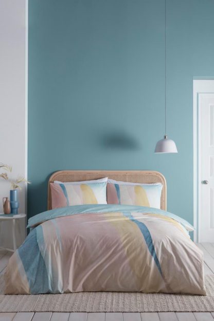 d0cff41ac4607921c938d5cb002487d68ed0ebadaad2ffa6d9806af04f7dd698-2.jpg An Image of Peyton Duvet Set