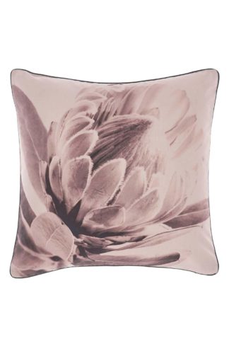 An Image of 'Alice' Grandiflora Cushion