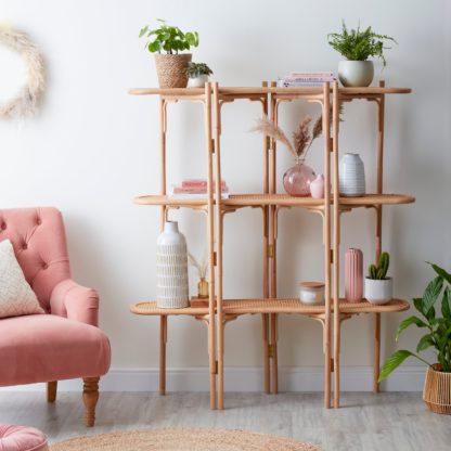 07b0ae805339d36bf381ee4d40acd72a5c7515ac79653aa49485240e15f1c712.jpg An Image of Foldable Cane Shelves Natural