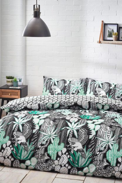 An Image of 'Arizona' Printed Reversible Duvet Cover Set