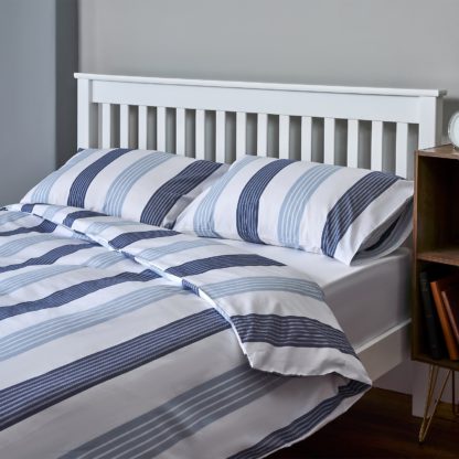3961a3a2da7f7d2f844c7a45f8389b681894fb50dae5a47ecb79d376ae181ccb.jpg An Image of The Willow Manor 100% Cotton Percale Single Duvet Set Oxford Stripe - Blue