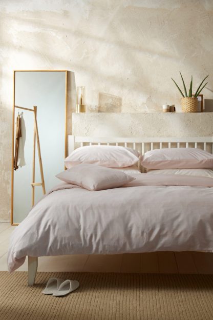 An Image of Sofia Linear Double Duvet Set