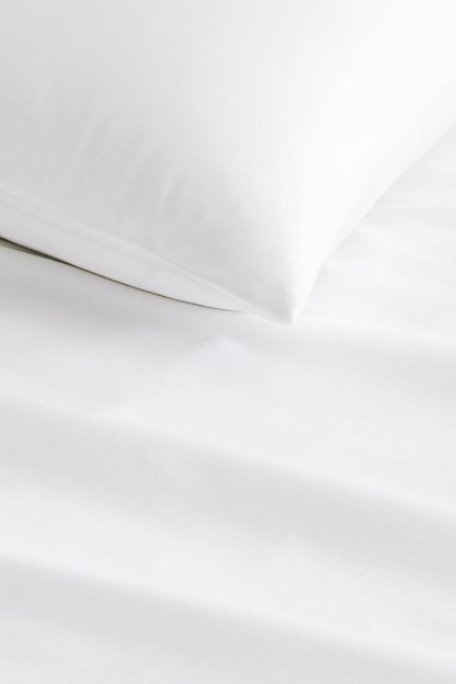 73b356766c45314622ae7edf2cfe5b916f99e9f94273c6b53ba983ebeede5599-1.jpg An Image of Supersoft Lyocell Linen Flat Sheet