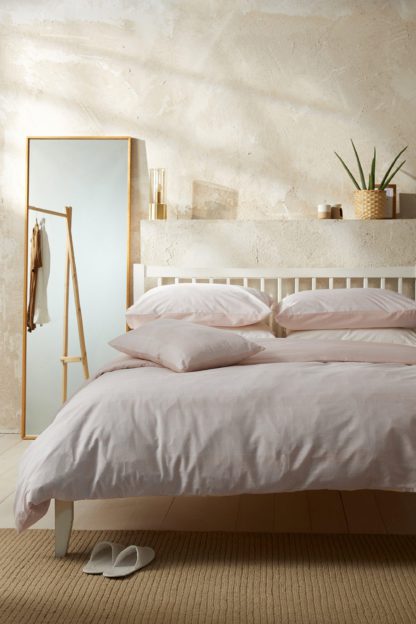 An Image of Sofia Linear Super King Duvet Set