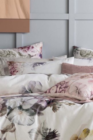 An Image of 'Ellaria' Botanical Pillowcase Set