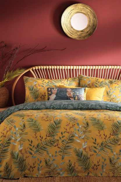 An Image of 'Mazari' Exotic Jungle Duvet Cover Set