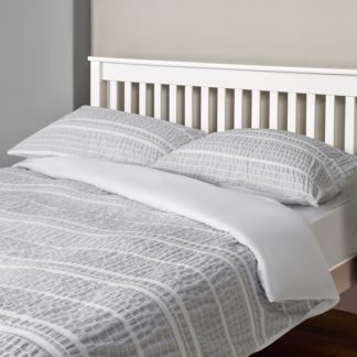 An Image of The Willow Manor Easy Care Percale Single Duvet Set Woven Sketchy Stripe