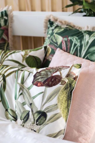 An Image of 'Wonderplant' Exotic Botanical Pillowcase Set