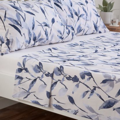 03e0fba37ec6731b099e9c2f8242931b0cc5c0fd5579425b08bc57e1bb598a73.jpg An Image of Zen Navy Cotton Flat Sheet Navy
