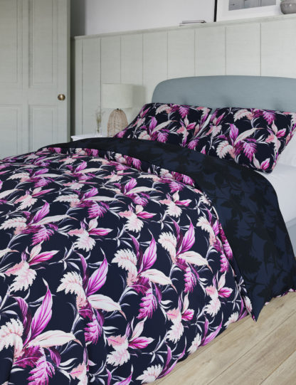 An Image of M&S Cotton Rich Exotic Leaf Bedding Set