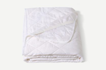 An Image of Ethical Bedding King Size Mattress Topper, 100% Eucalyptus Silk with Bamboo Filling