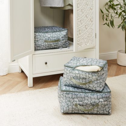 cb7617f3542ed037295588f729fcb78dfe7f48317d851af3f2c415751b08f9f3.jpg An Image of Set of 3 Recycled Fabric Storage Bags Green Green
