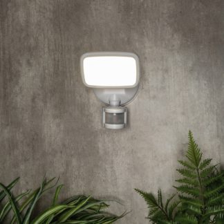 An Image of Lynn LED Outdoor Flood Light with PIR Sensor (IP65) - White