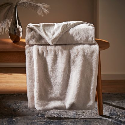 An Image of Lenon Plush Throws Grey