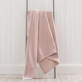 An Image of Thermosoft Semi Plain Blush Throw Pink