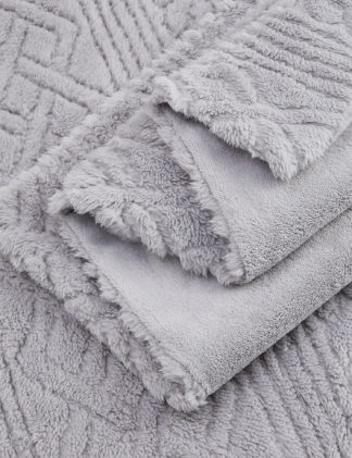 An Image of M&S Geometric Cable Knit Fleece Bedding Set