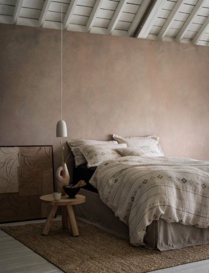 8d6b887e5ed9f890be8a1f18c4bfd04b389bad66b95c9e7f326fffbfced9e695.jpg An Image of M&S X Fired Earth Casablanca Collection Poste Jacquard Bedding Set