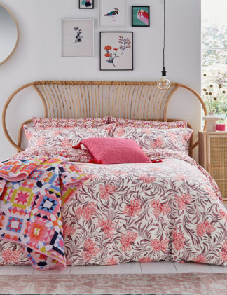 An Image of Joules Pure Cotton Percale Garland Floral Bedding Set