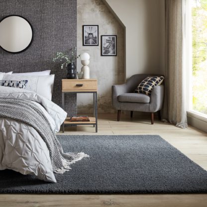 174baa9fef6a504a0b3090c661e0a22c4e0d3f9cd88b96757ccc00039e6acf99.jpg An Image of PractiRug Snuggle Washable Rug Grey