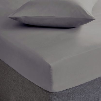 An Image of Hotel T200 100% Cotton 28cm Fitted Sheet White