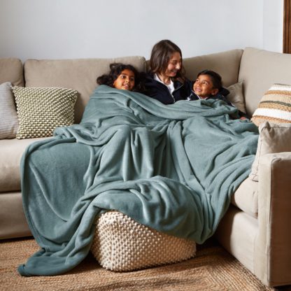 An Image of Supersize Family Snuggle Throw Chateau Grey