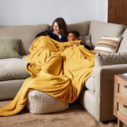 An Image of Supersize Family Snuggle Throw Chateau Grey