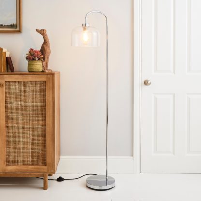 ad94dc786f4e1c3aad1ada1d32e25100b294d8789a8644d3403f401ba6f93f6c.jpg An Image of Palazzo Clear Floor Lamp Clear