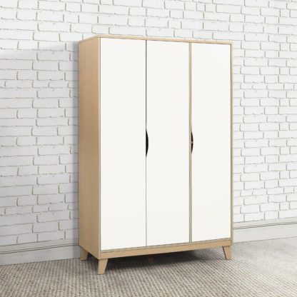 a69200b5cc602970359c5df26f4ceea062ffd748156609e3fc8b0c0e812dcb08.jpg An Image of Kingston Beech and White Wooden 3 Door Wardrobe