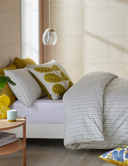 An Image of Orla Kiely Pure Cotton Tiny Stem Duvet Cover