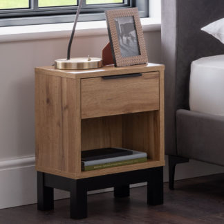 An Image of Bali Oak 1 Drawer Wooden Bedside Table