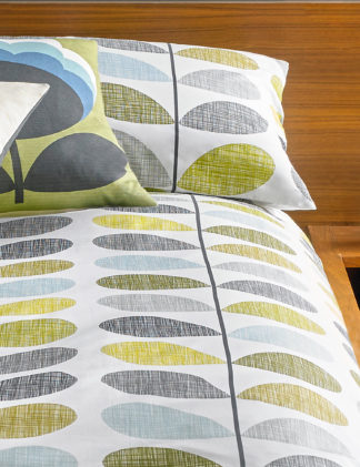 An Image of Orla Kiely 2pk Pure Cotton Scribble Stem Pillowcases