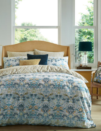 An Image of William Morris At Home Pure Cotton Strawberry Thief Bedding Set