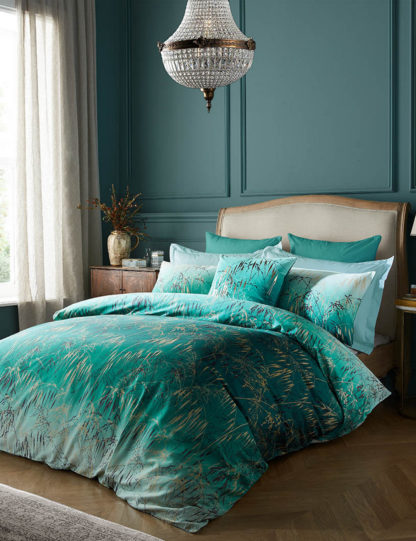 An Image of Clarissa Hulse Pure Cotton Sateen Meadowgrass Bedding Set