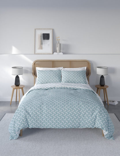 a3ad1474de83b1d585135f352b816f01cf132f424c8e09099388e2768bd90f06-3.jpg An Image of M&S Cotton Blend Geometric Bedding Set