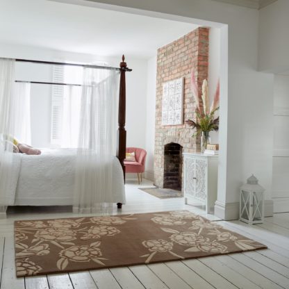70edbef811cd139dd14550f5f1b06a61bafa40bfff904add3999b5c470f5340a.jpg An Image of Fleur Floral Wool Mix Rug Yellow