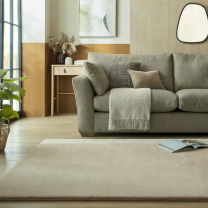 d00c83ddbd3c6f545fffd45c29aeb1e77cf8633da4d40fe10e9100b51c852ded.jpg An Image of Faux Fur Supersoft Lush Rug Cream