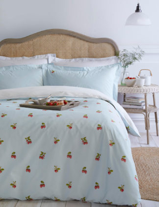 An Image of Sophie Allport Pure Cotton Strawberries Bedding Set